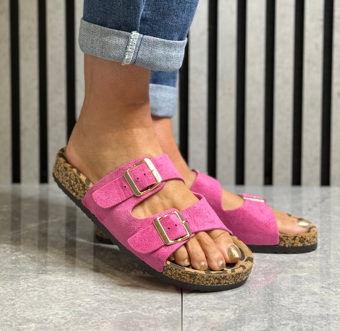 Lunar - 'Pecan’ Fuchsia Double Buckle Slider