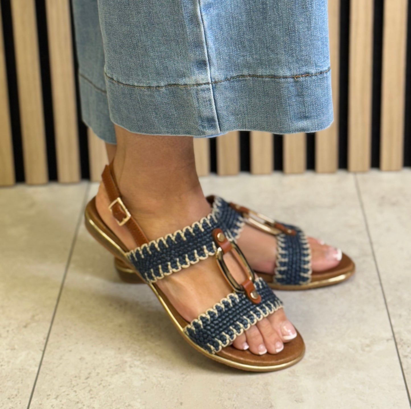 Lunar - 'Jules' Navy Sandal