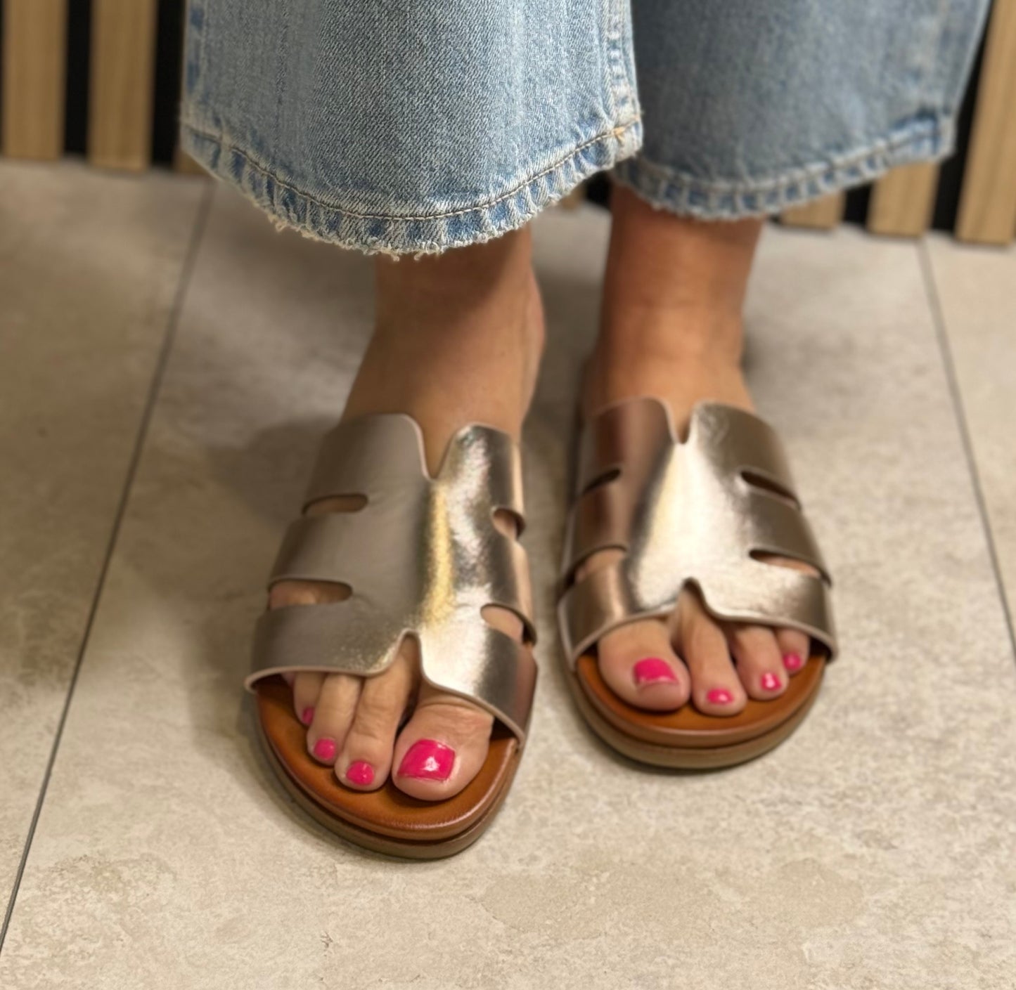 Jana - Champagne Metallic Slider