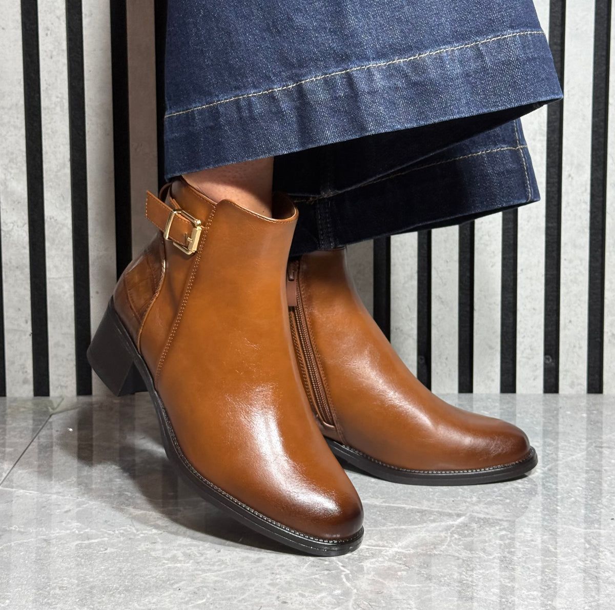 Redz - Tan Croc Detail Heel Ankle Boot