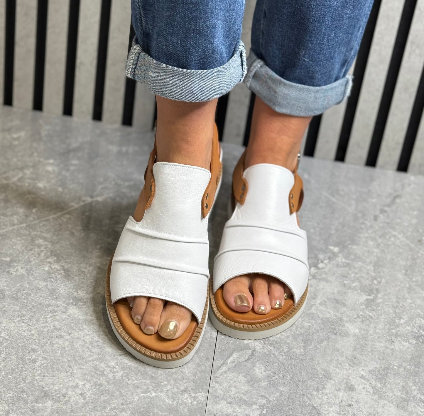 Modella - ‘Lyra' White Leather Sandal