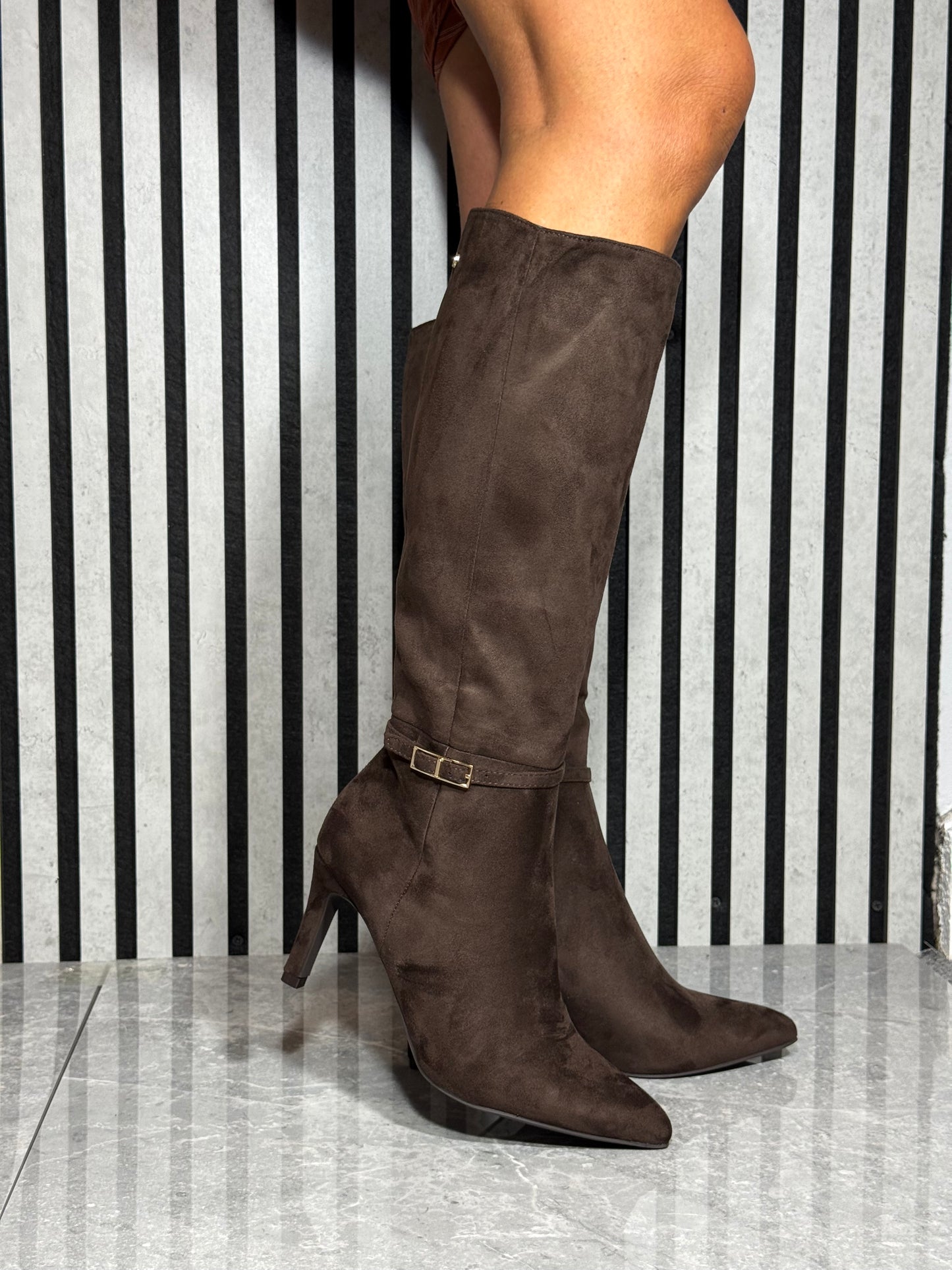 Zanni & Co - 'Yinhui One' Brown Knee High Heeled Boot