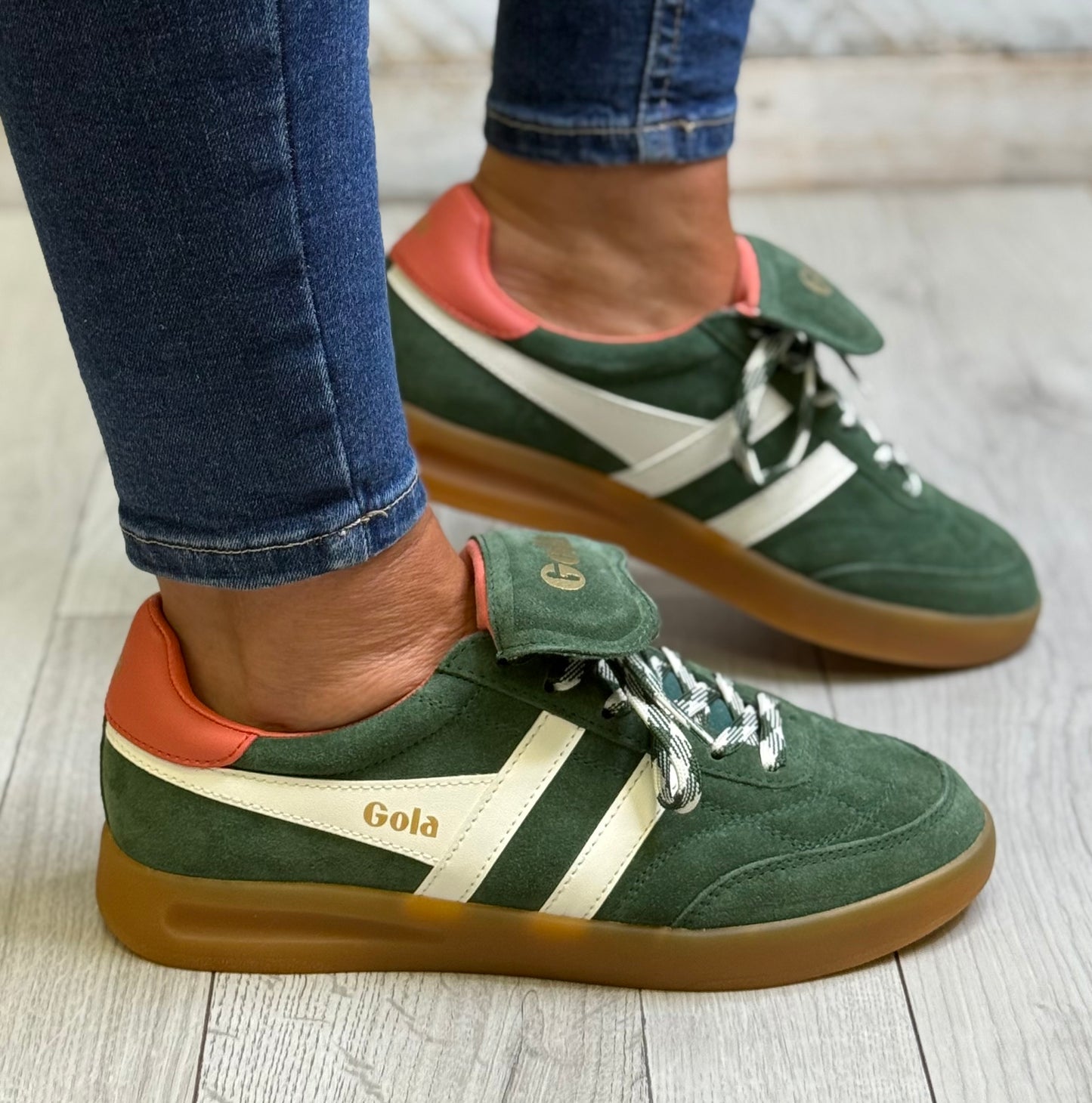 Gola - ‘Stadia’ Evergreen/Off White/Hot Coral Trainer