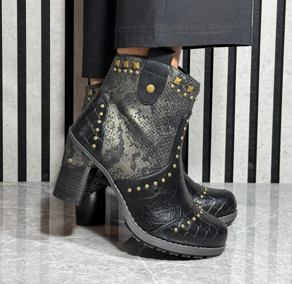 Mustang - Black Snake/Stud Detail Heeled Boot