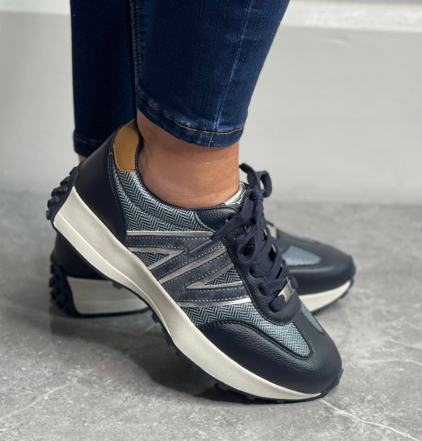 Tommy Bowe For Her - 'Kinsey' Admiral Vibes Trainer