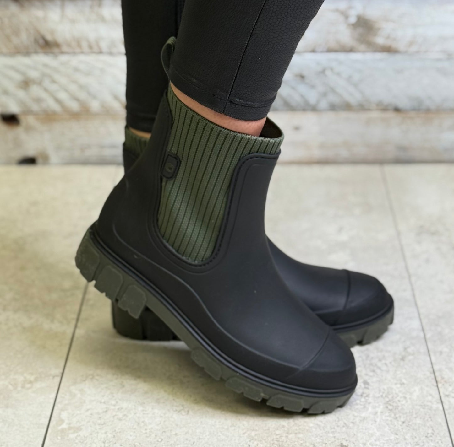 Jana - Black/Olive 'Coshy' Boot