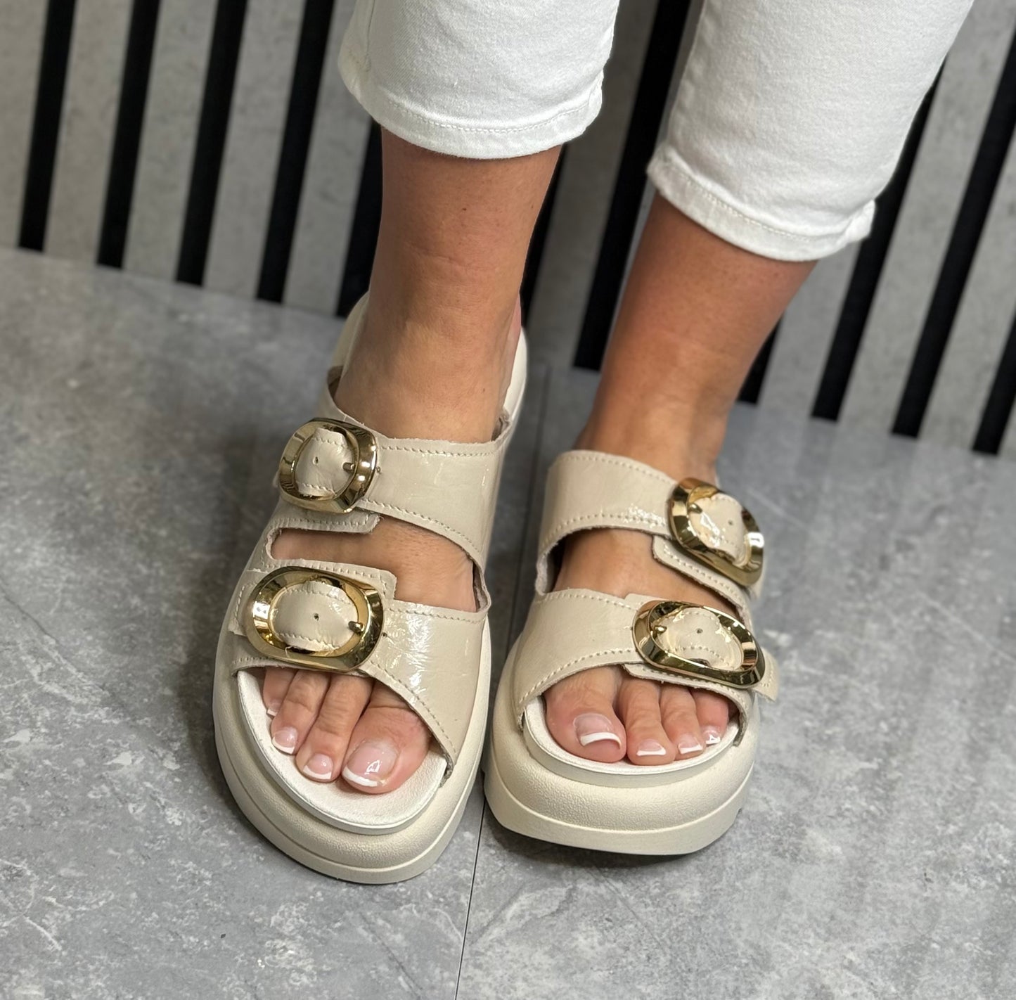 Pegada - Beige Patent Buckle Leather Sandal