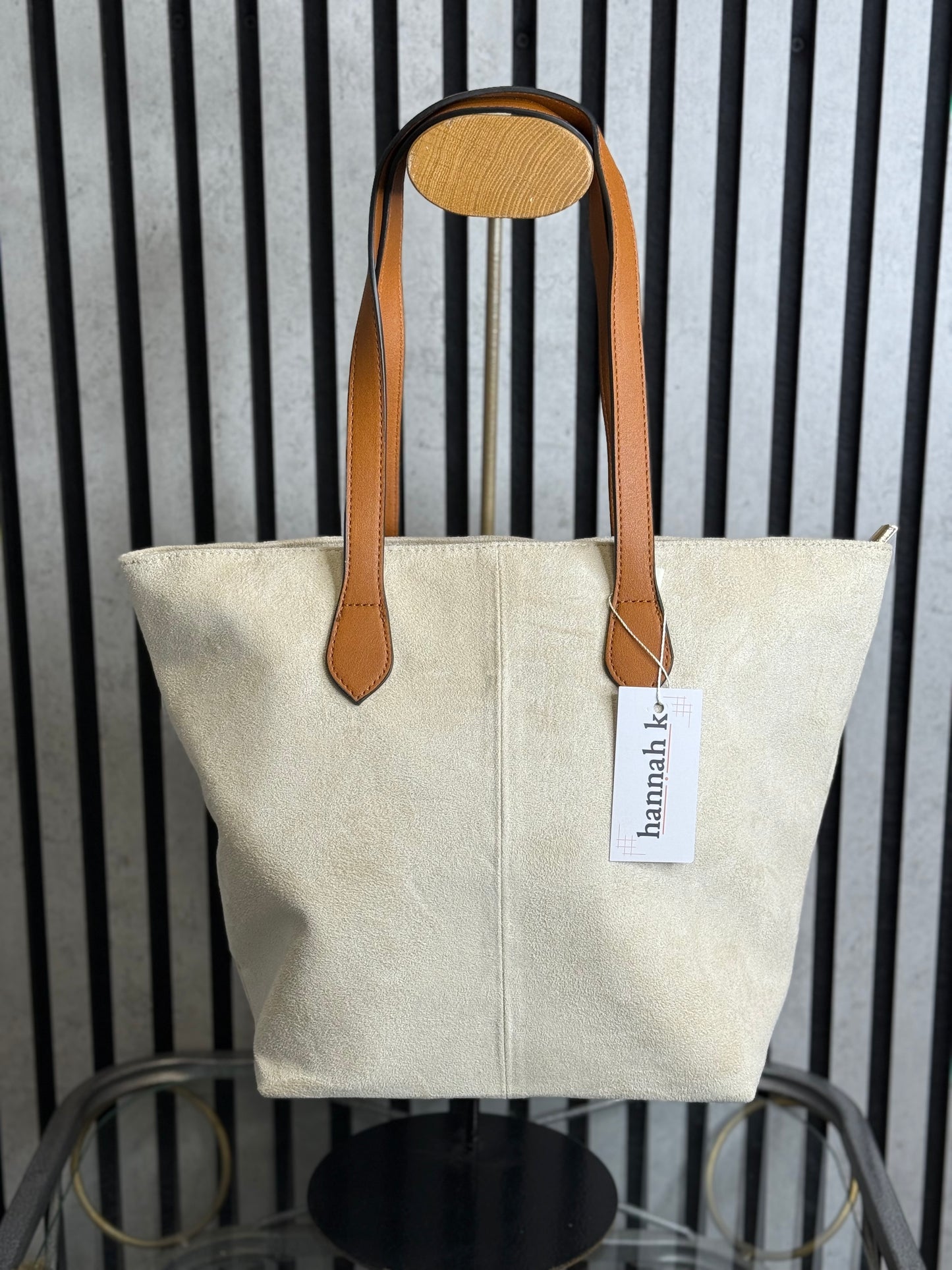 hannah k - 'Gwen' Cream Faux Suede Shopper Bag