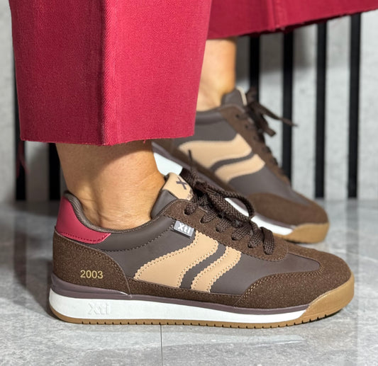 Xti - Brown Side Stripe Trainer (146398)