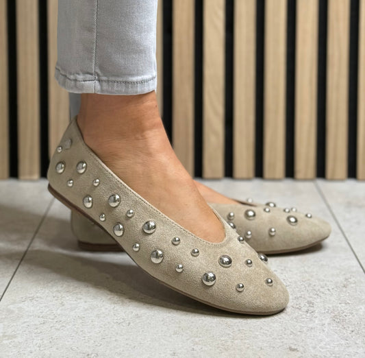 Xti - Taupe Stud Detail Pump (145283)