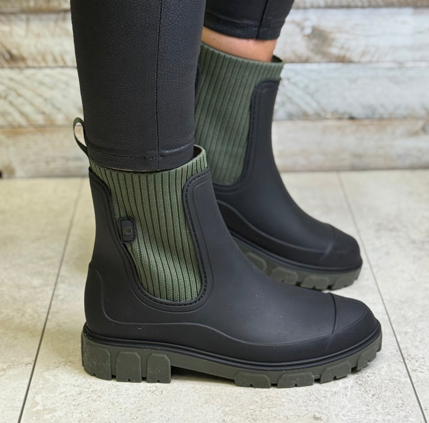 Jana - Black/Olive 'Coshy' Boot