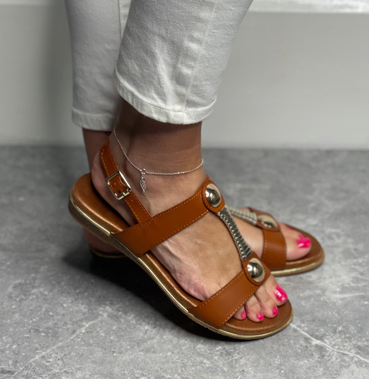 Lunar - 'Renoir' Tan Sandal