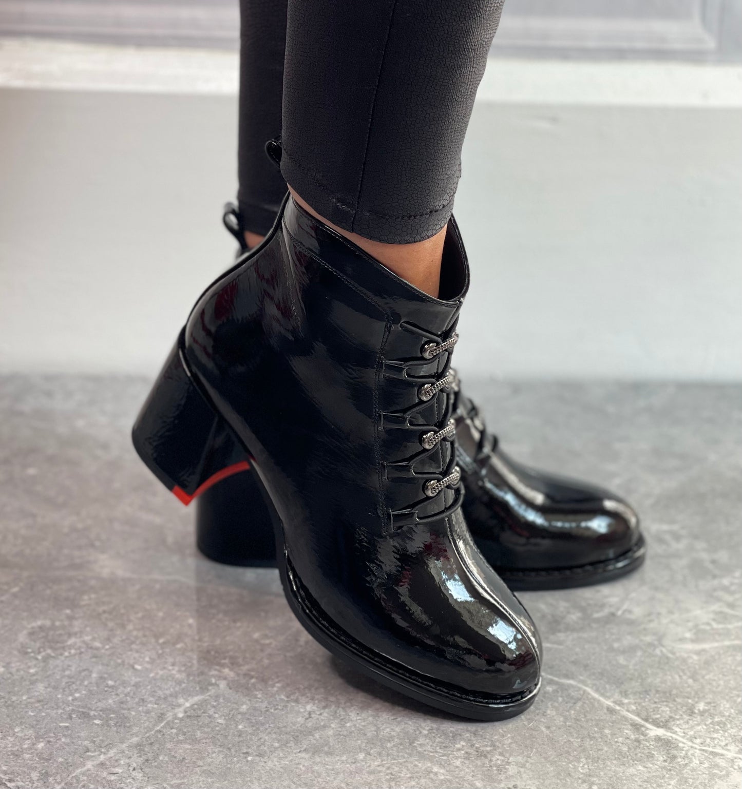 Redz - Black Patent Boot