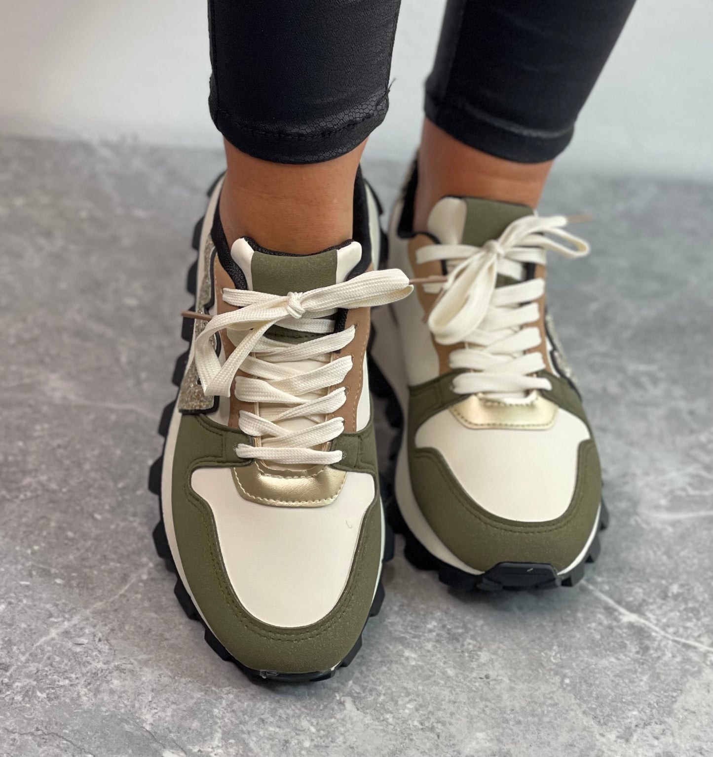 hannah k - Cream/Khaki Detailed Trainer