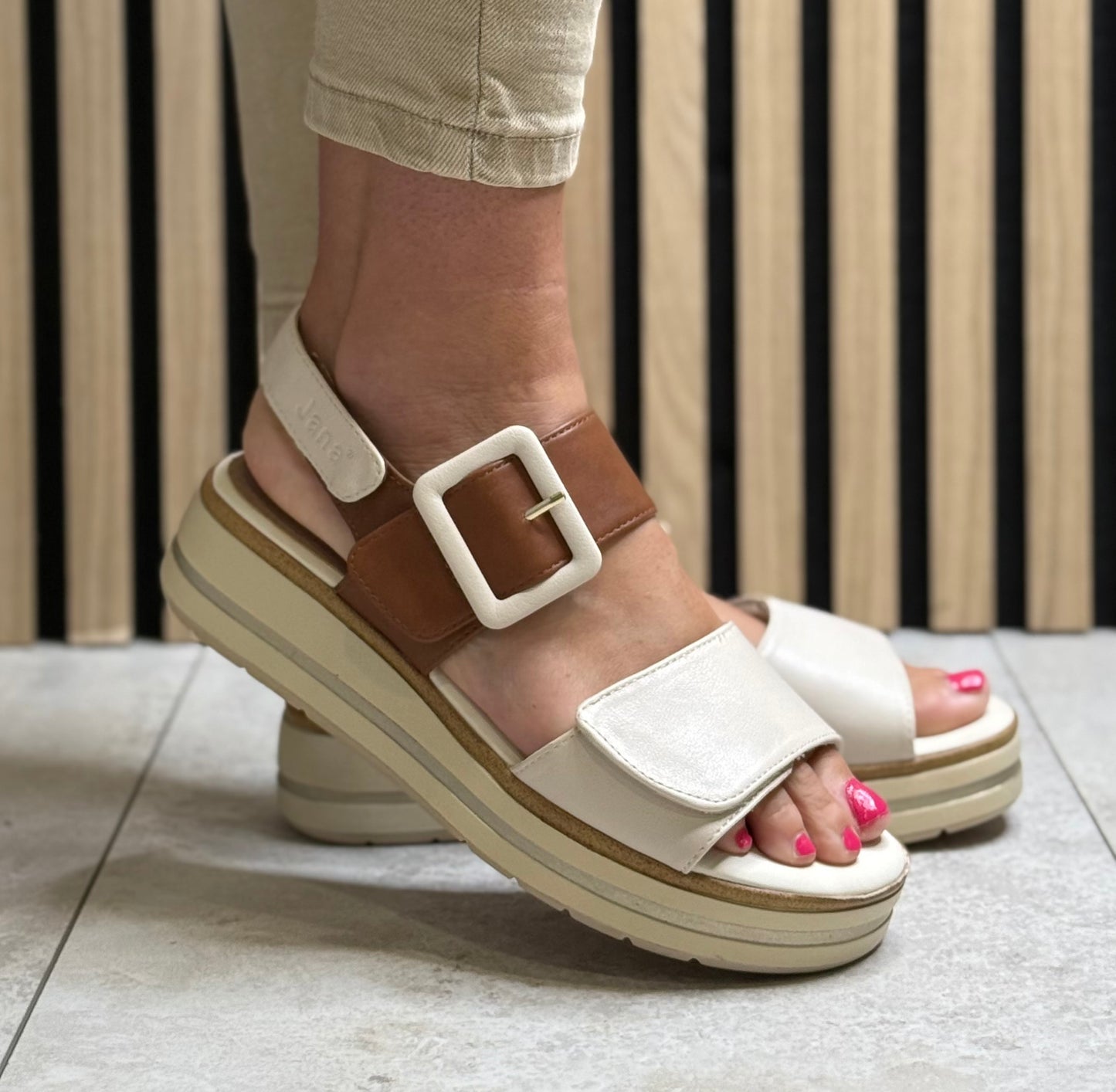 Jana - Beige/Cognac Velcro Sandal