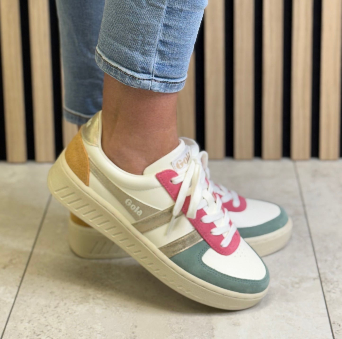 Gola - ‘Grandslam Quadrant' Off White/Green Mist/Gold/Salmon Trainer