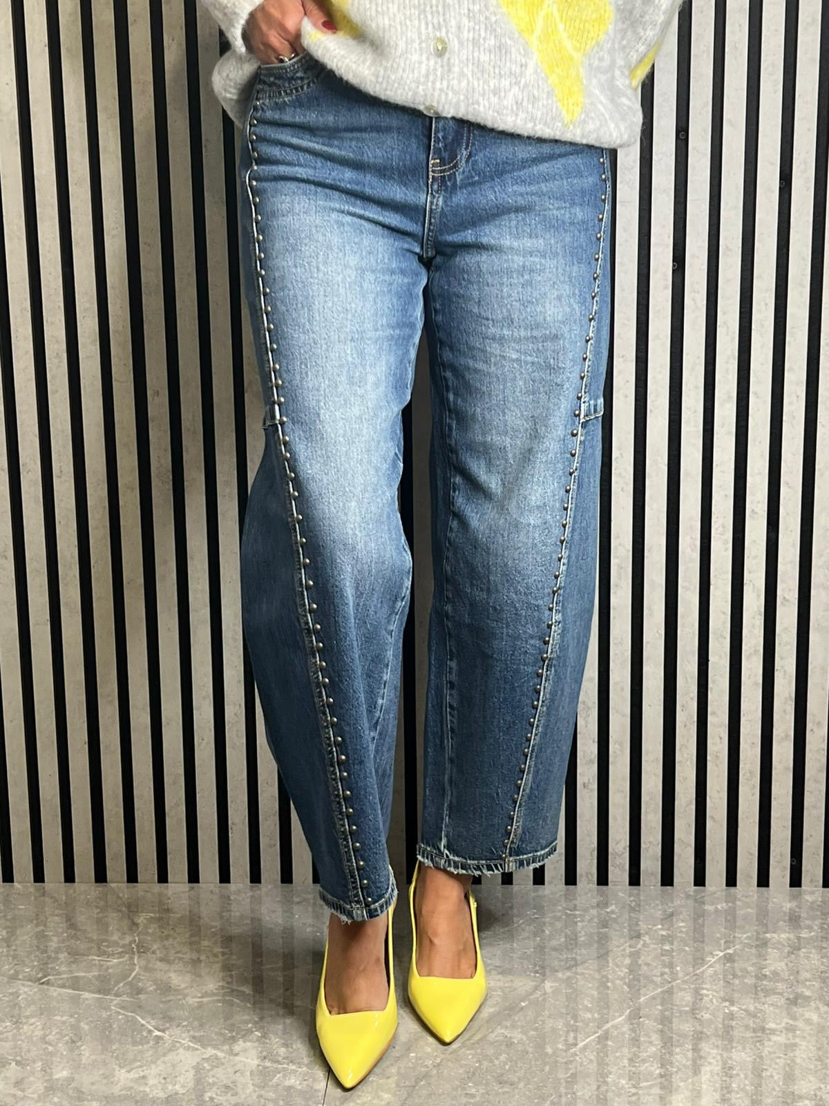 Mid Wash Stud Detail Barrel Leg Jean