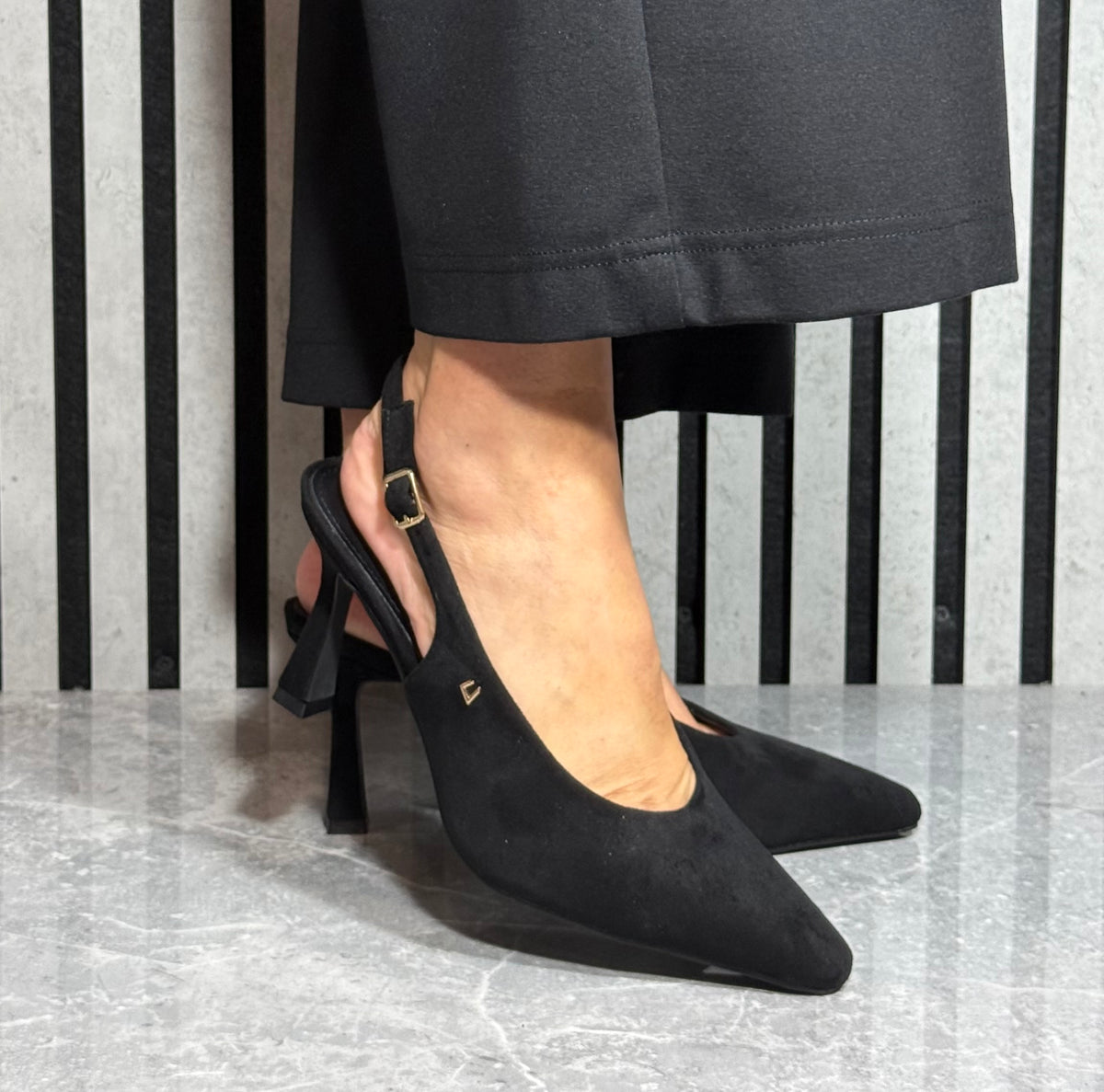 Una Healy - 'Let The Mystery' Vinyl Faux Suede Slingback Heel