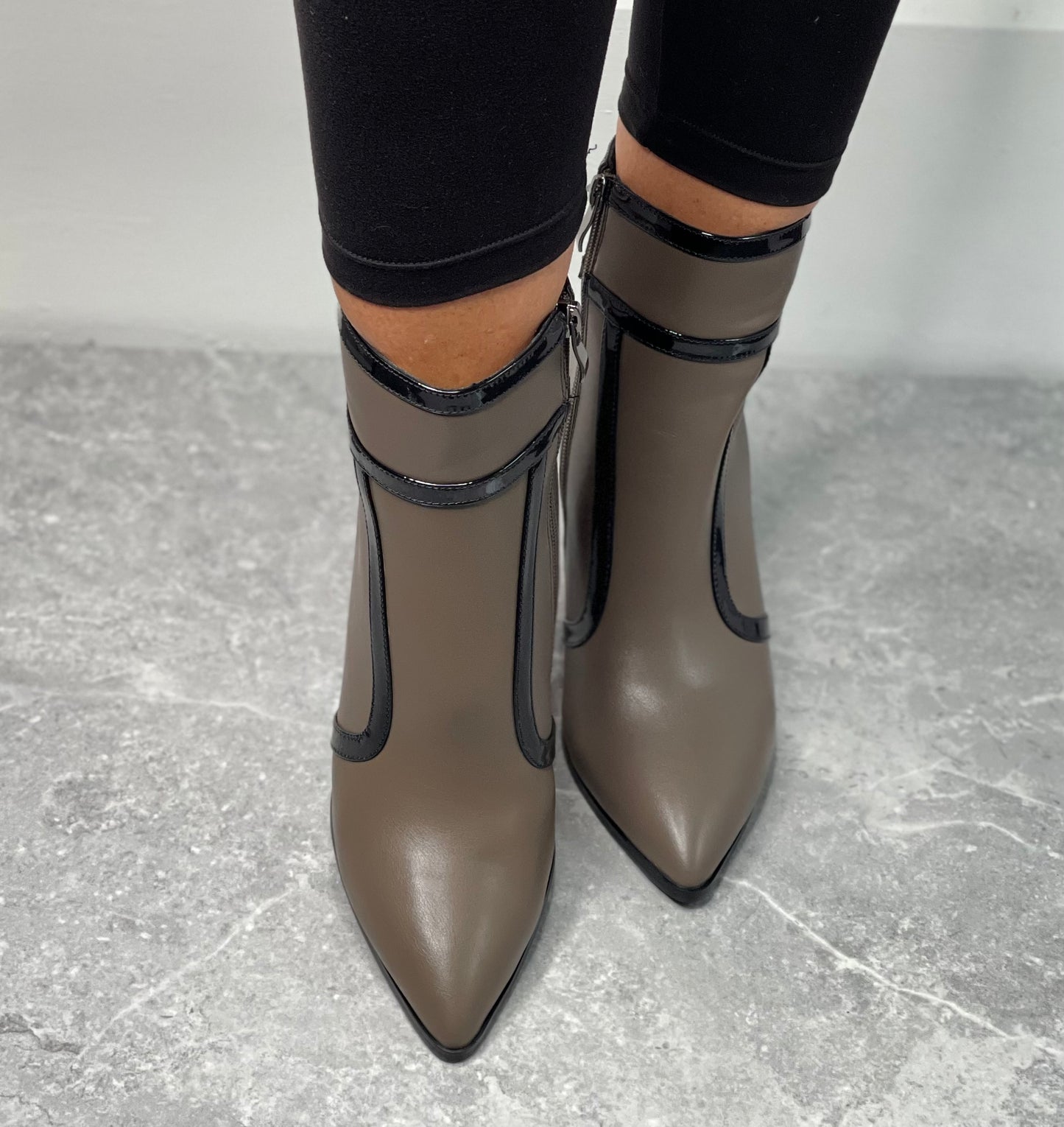 Redz - Taupe/Black Patent Trim Boot