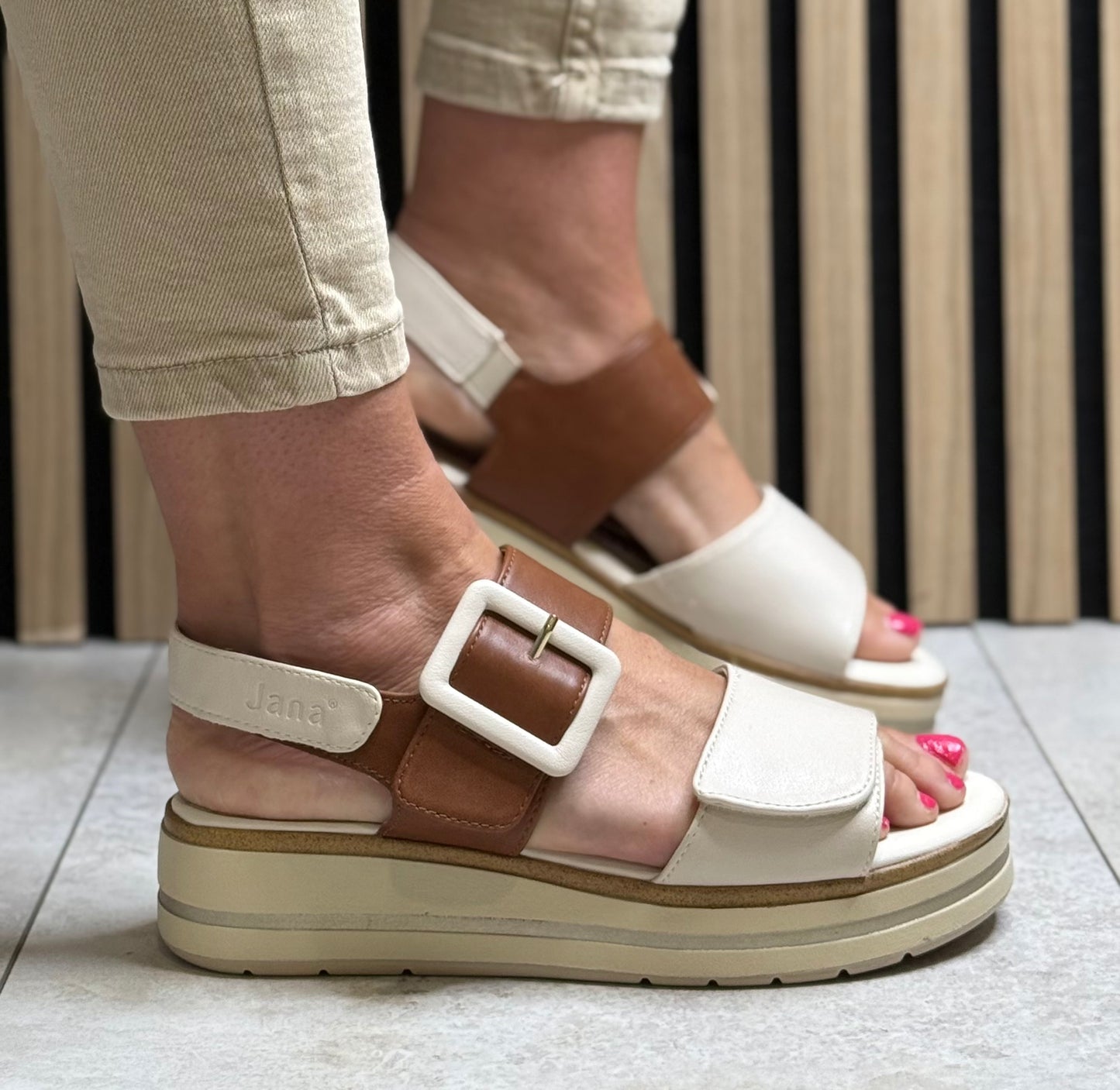 Jana - Beige/Cognac Velcro Sandal