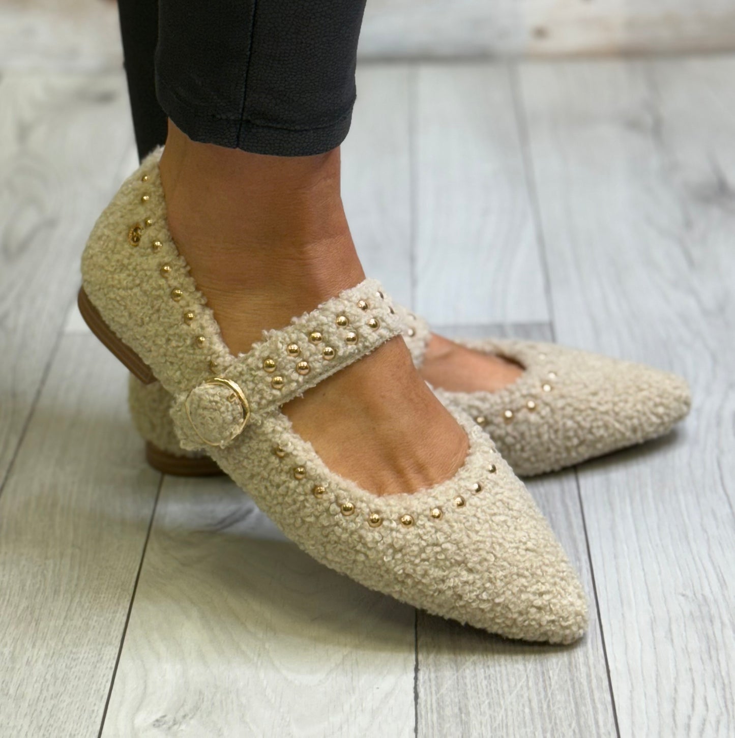 Xti - Beige Teddy Pointed Shoe (144635)