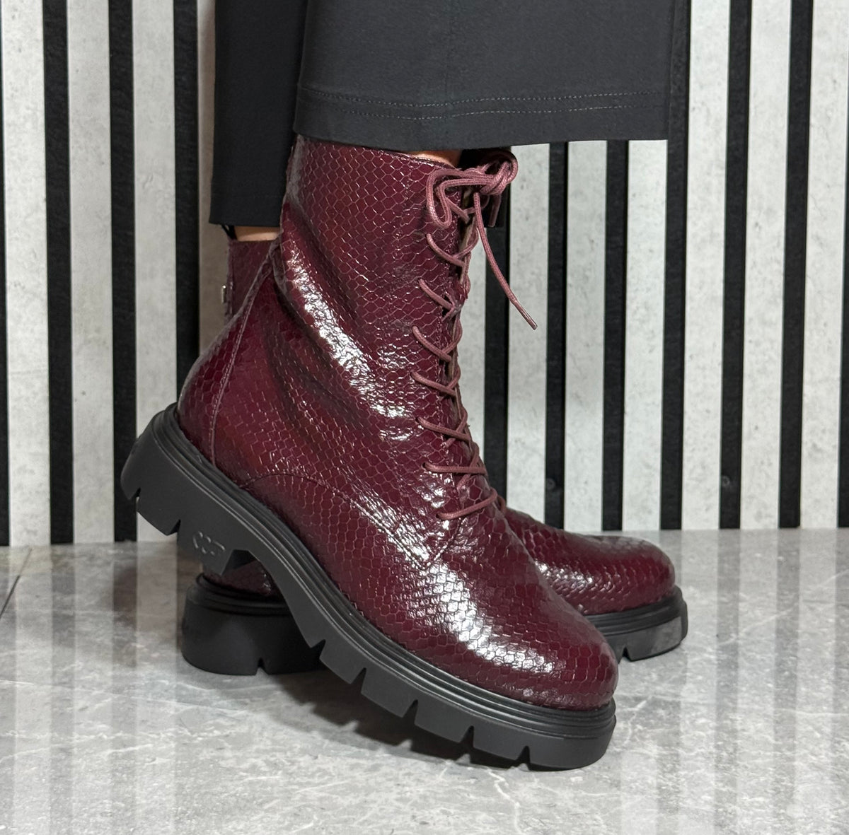 Wonders - A-4313 Vino Detailed Leather Boot