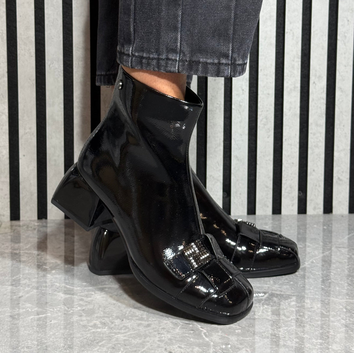 Loretta Vitale - Black Patent Detailed Leather Boot