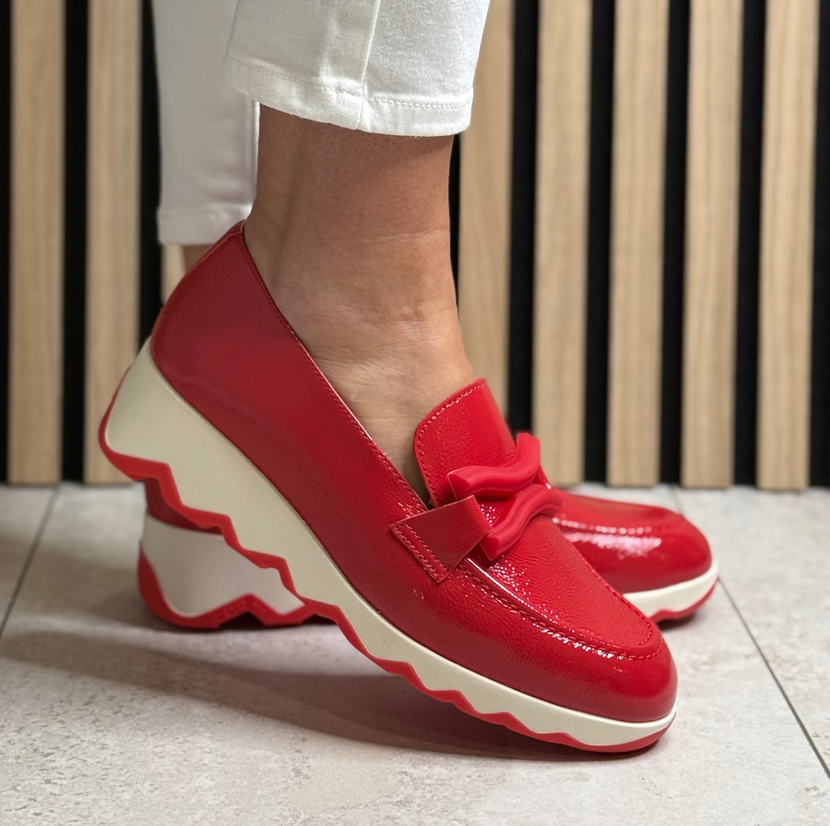 Wonders - C-7620 'Lack Rojo' Wedge Loafer