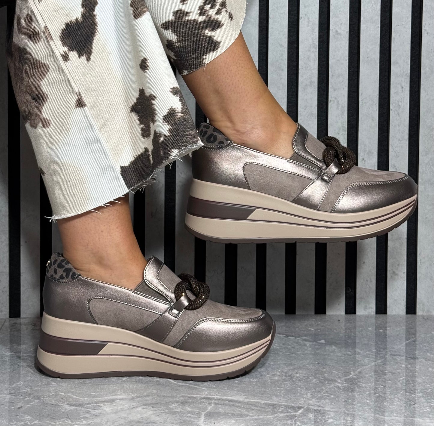 Zanni & Co - 'Suxiang One' Graphite Luxe Wedge Loafer