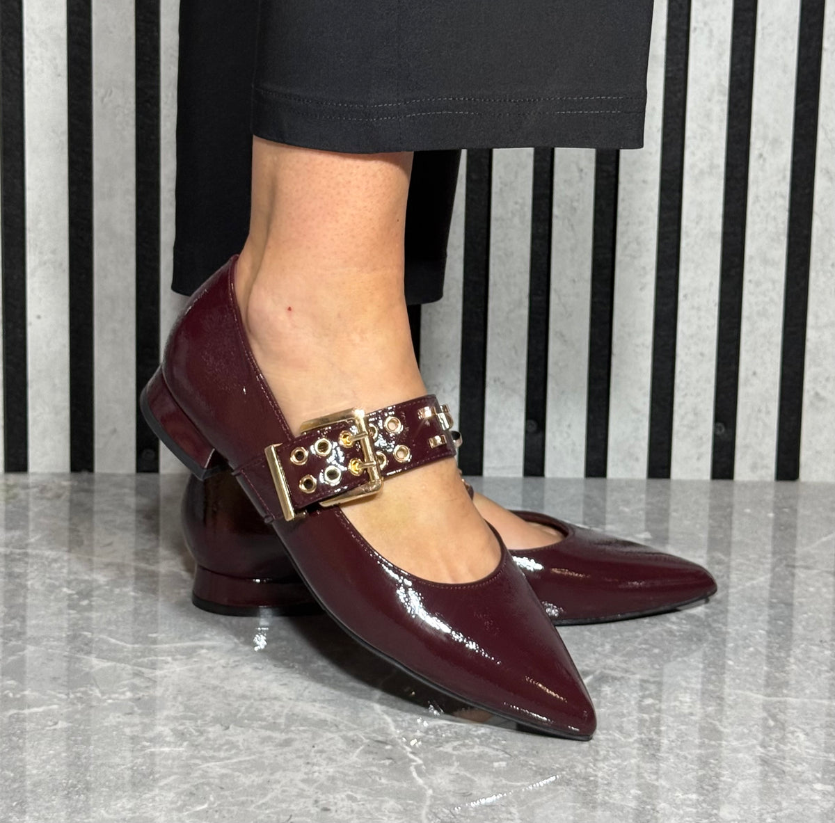 Xti - Burgundy Patent Buckle Detail Pointed Shoe (146418)