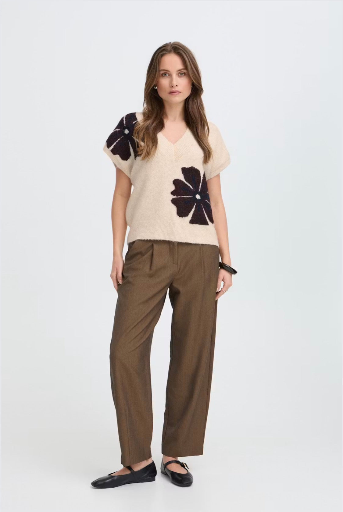 b.young - ‘BYOMEA’ V Neck Sleeveless Knit