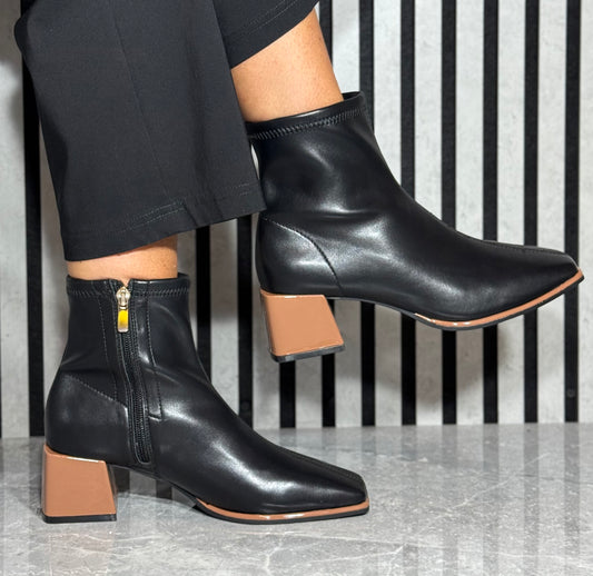 Gioseppo - Black/Tan Block Heel Ankle Boot