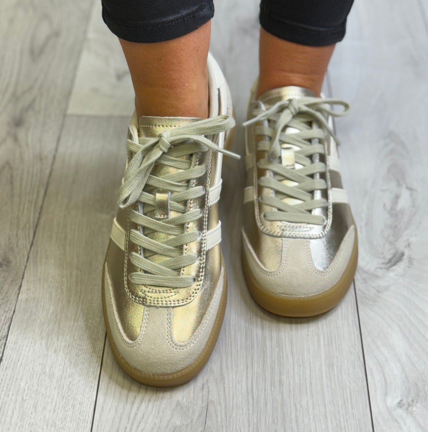 Gola - ‘Viper’ Gold/Off White Gum Sole Leather Trainer