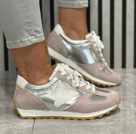 Drilleys- 'Seventy Two’ Illuminate Leather Trainer