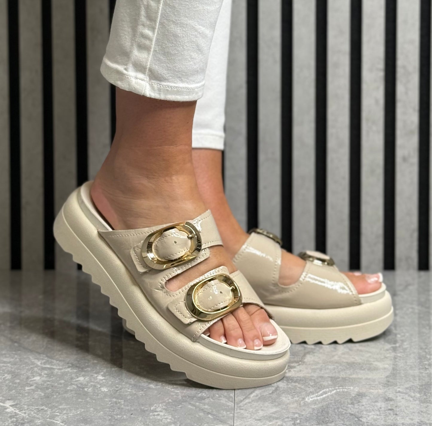 Pegada - Beige Patent Buckle Leather Sandal
