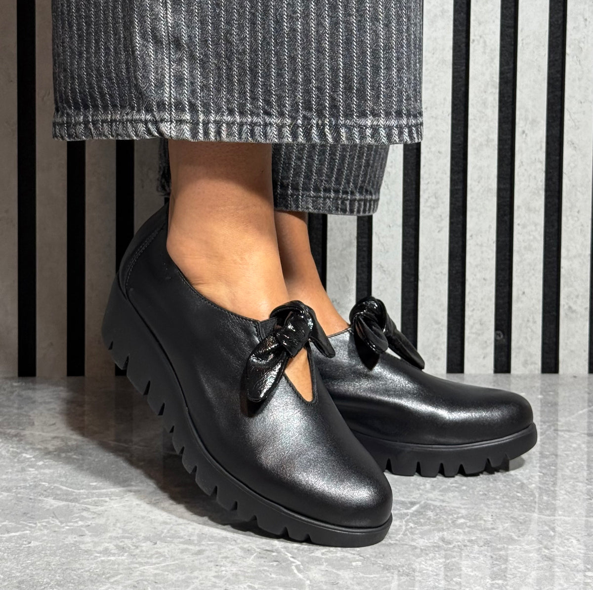 Wonders - C-33159 Black Leather Bow Detail Slip On Wedge Shoe