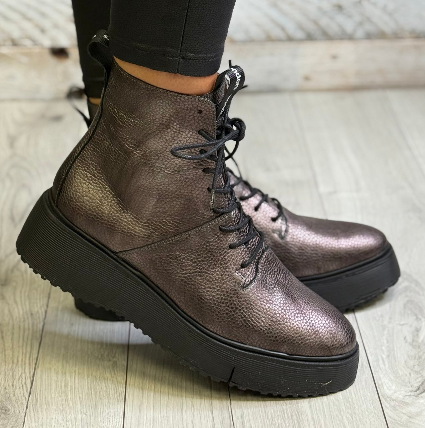 Wonders - A-9350 Bronze Metallic Leather Boot