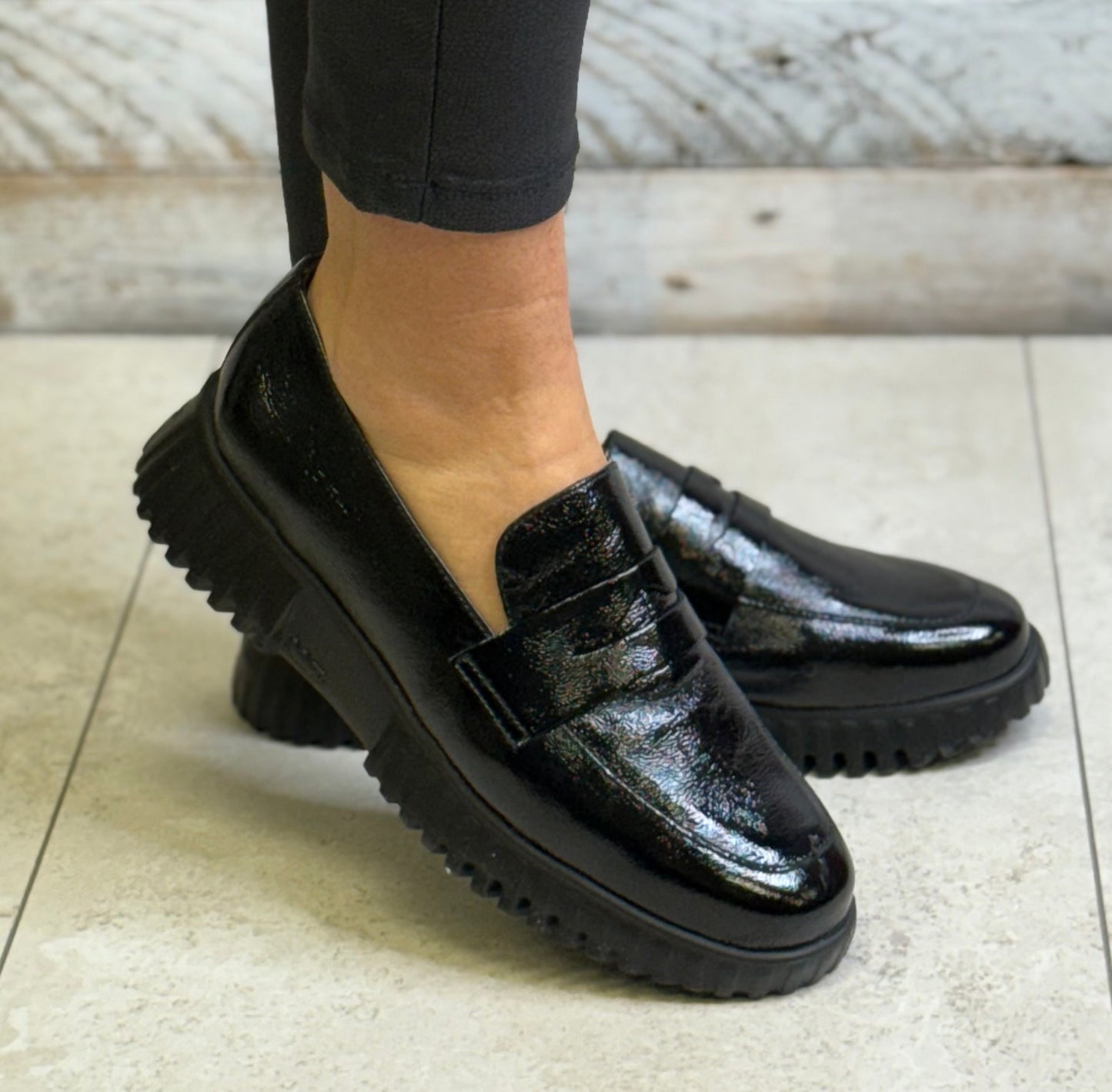 Wonders - A-4402 Black Leather Loafer