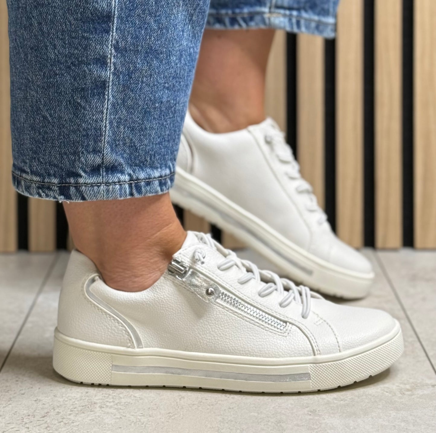 Jana - White/Silver Side Zip Trainer