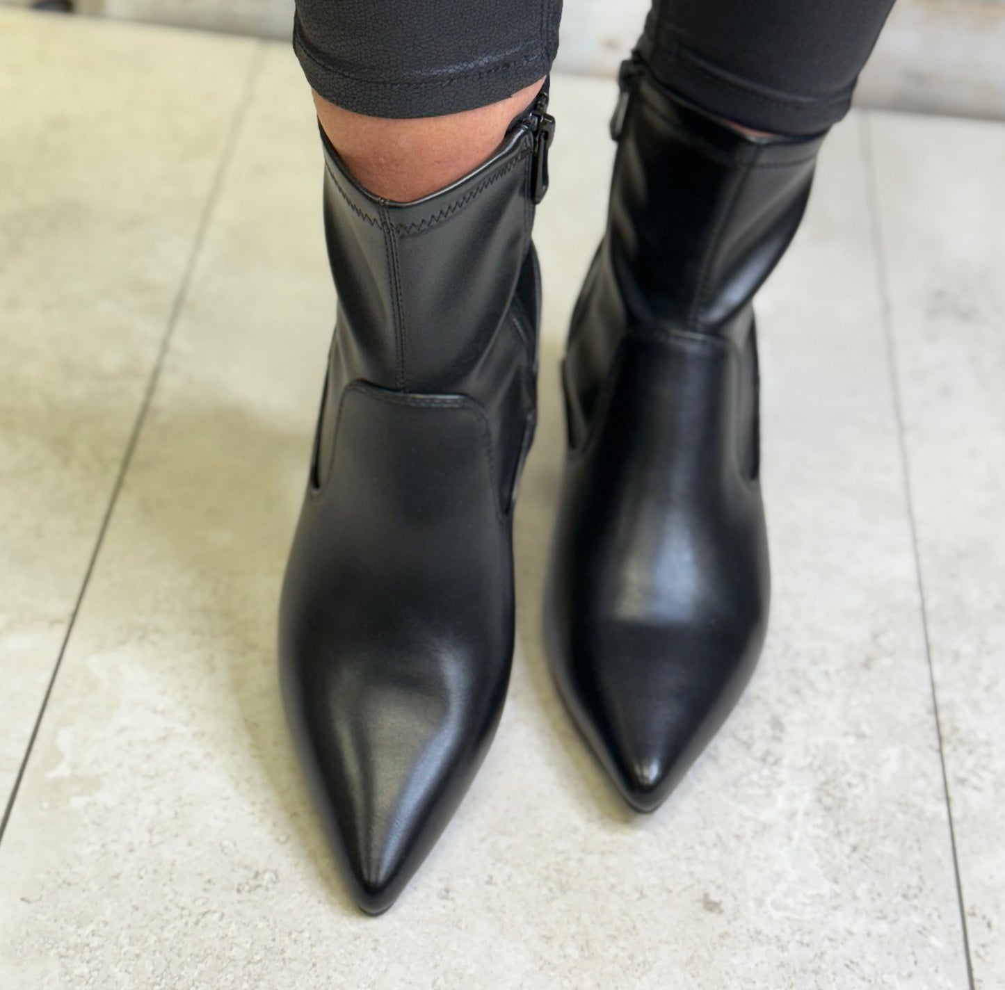Marco Tozzi - Black Pointed Kitten Heel Boot