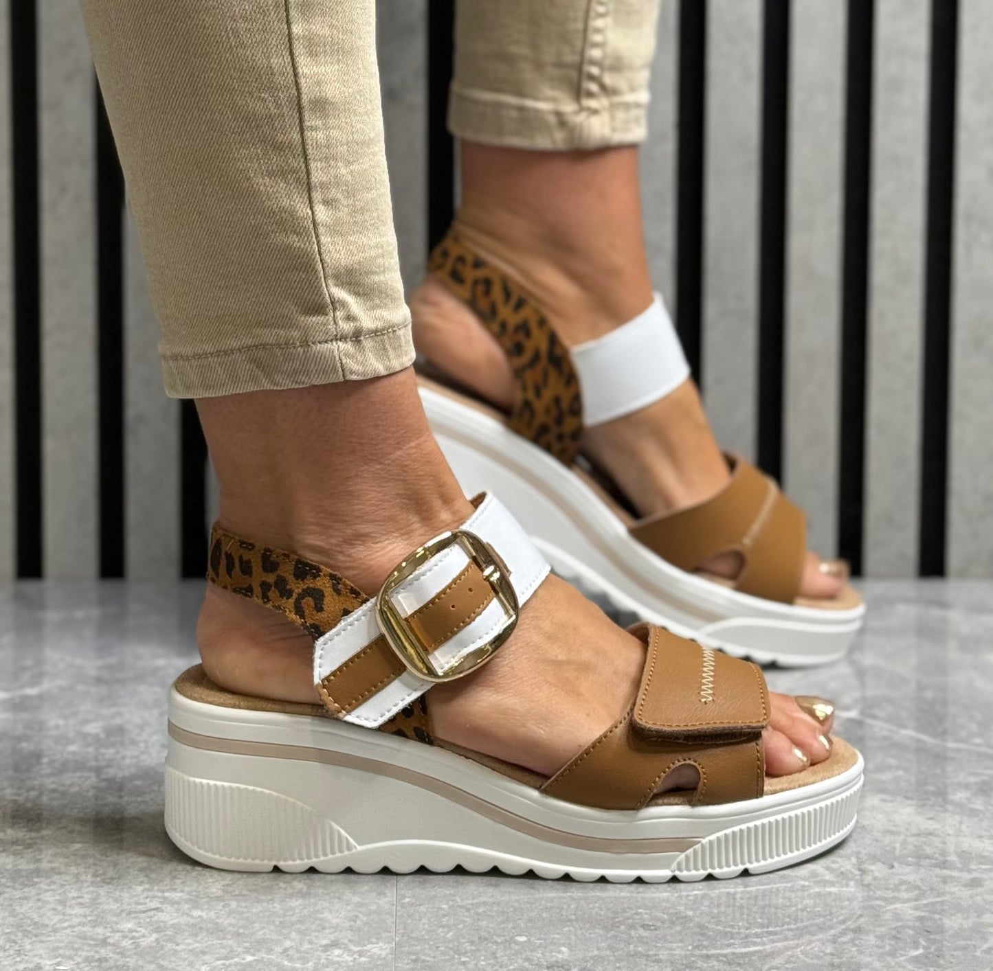 Redz - Tan/Leopard Buckle Detail Wedge Sandal