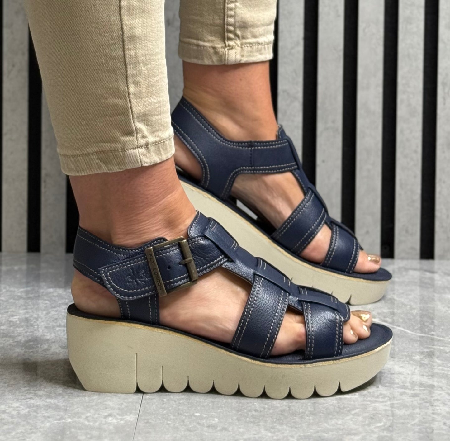 Fly London - Ocean Sandal (YUDD236)