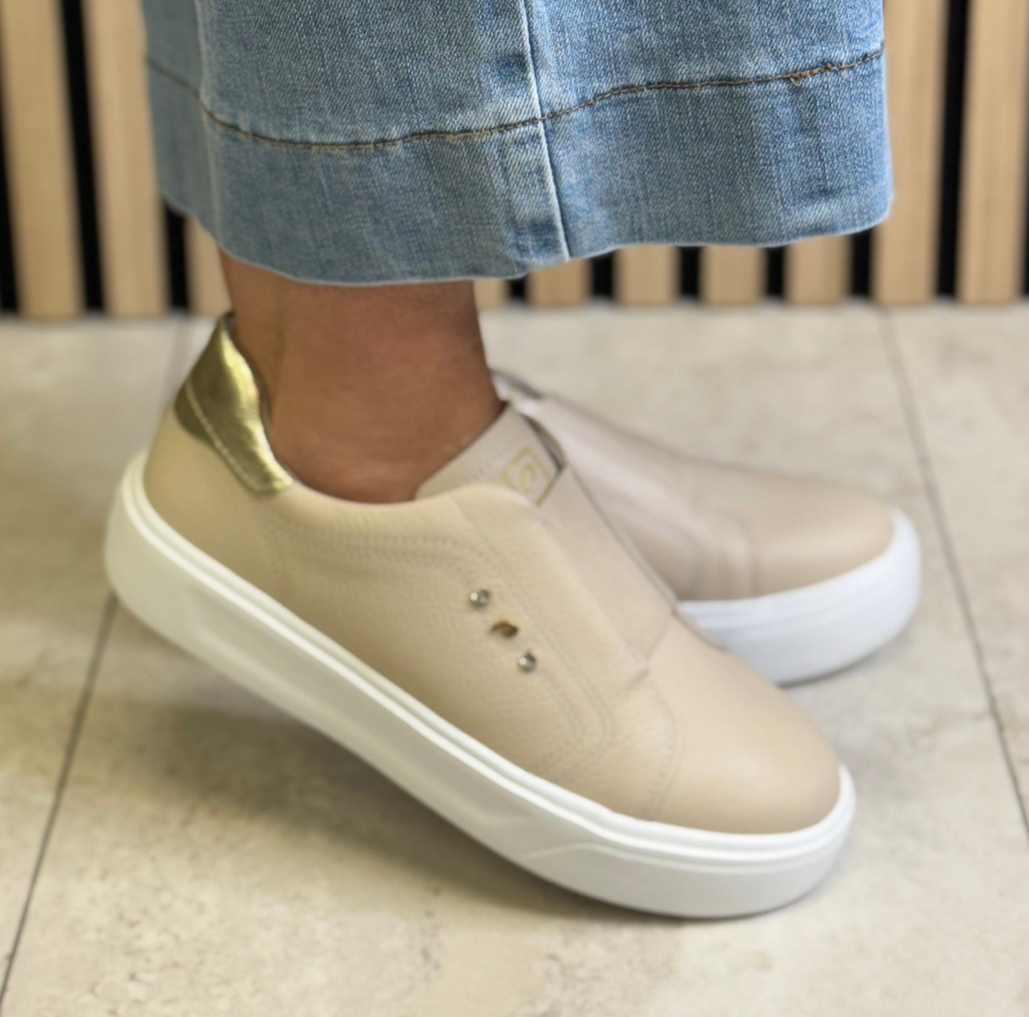 Pegada - Beige/Gold Slip On Leather Trainer