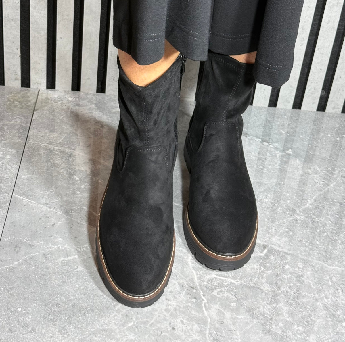 Redz - Black Faux Suede Chunky Boot