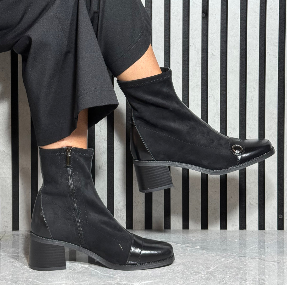Patrizio Como - 'Serri' Black Detailed Suede Ankle Boot