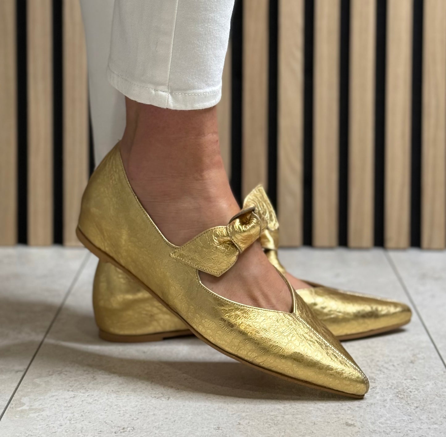 Wonders - A-3840 Gold Metallic Hidden Wedge Pump