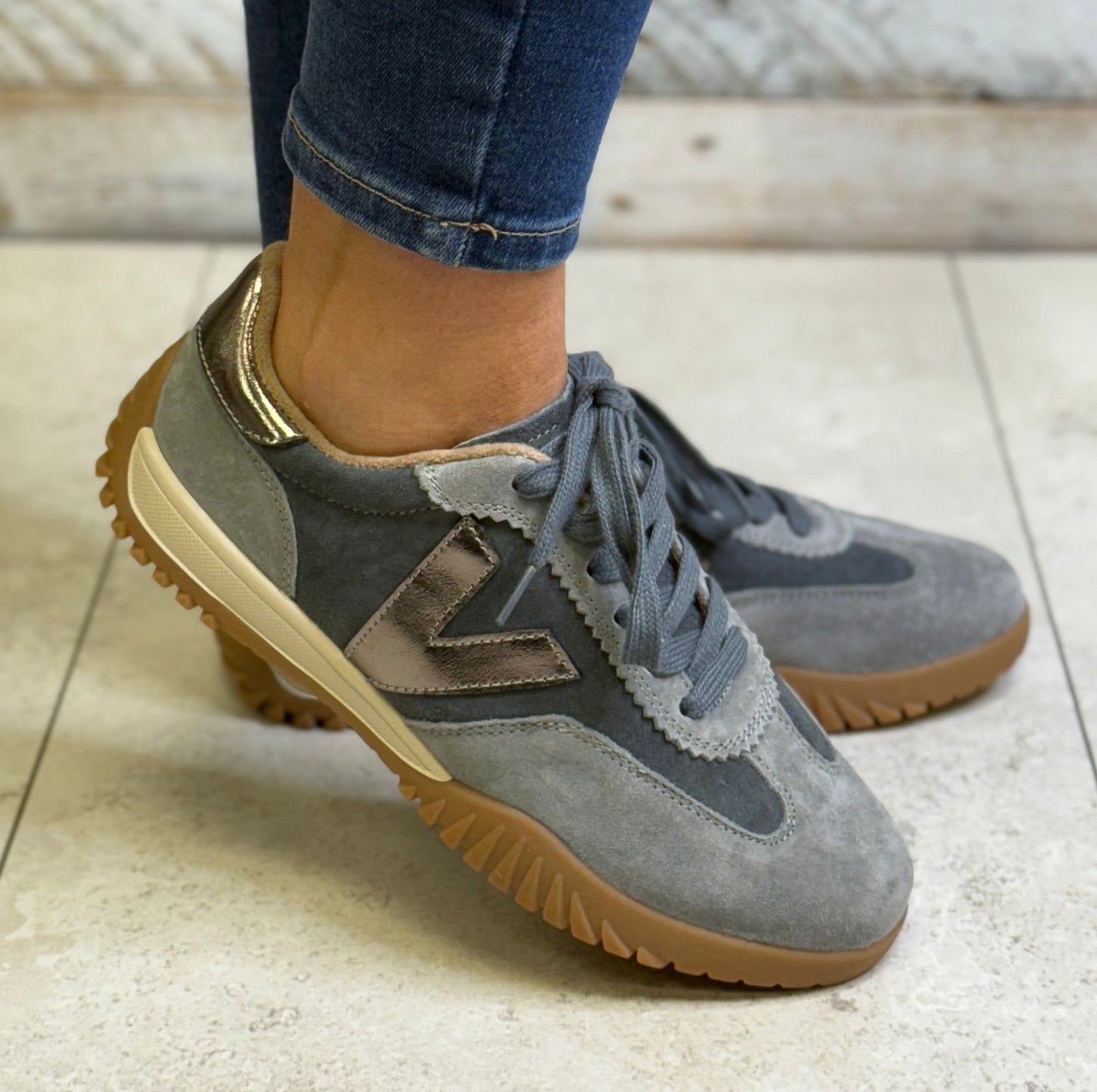 Drilleys- 'Forty Seven' Stormy Trainer