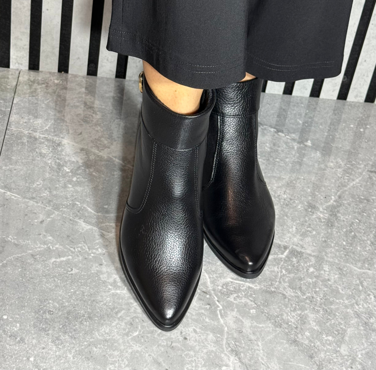 Pegada - Burnished Black Leather Ankle Boot
