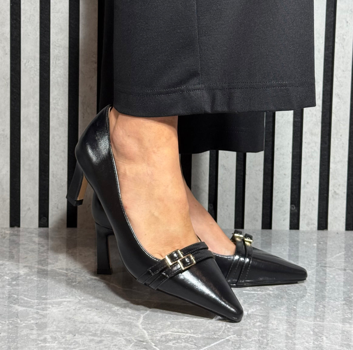 Lotus - 'Arwen' Black Croc Slingback Heel