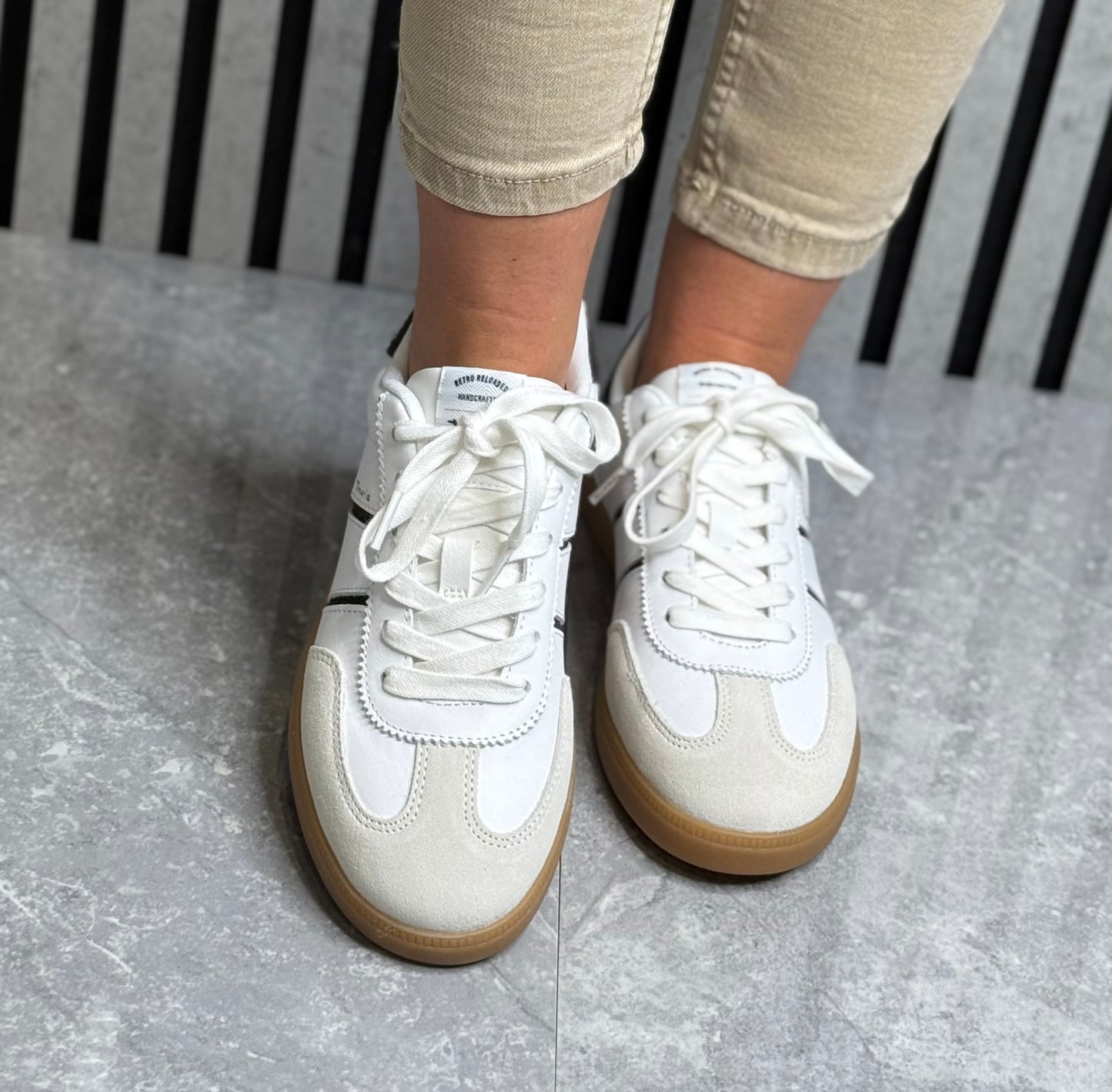Tamaris - White/Black Detailed Leather Trainer